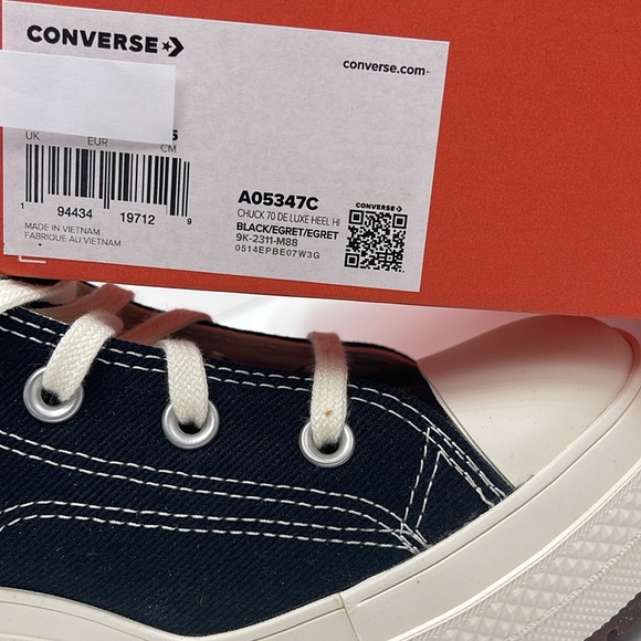 Converse WMNS CHUCK 70 DE LUXE HEEL HI BLACK/EGRET/EGRET A05347C Platform Snkrs - Picture 16 of 16